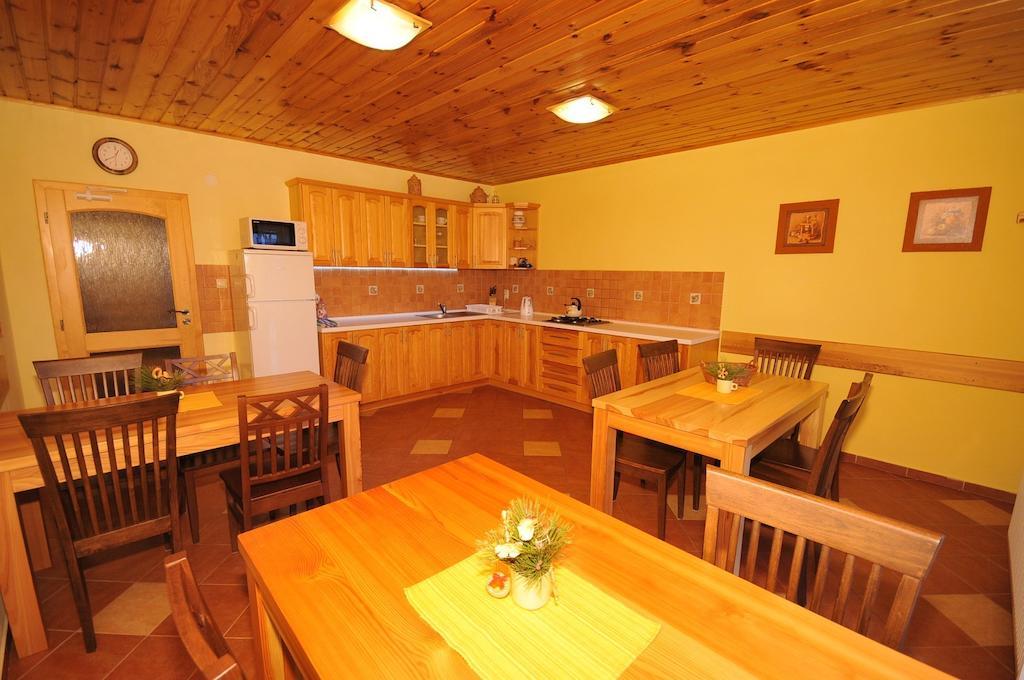 Penzion Tri Klasy Нова-Лесна Экстерьер фото